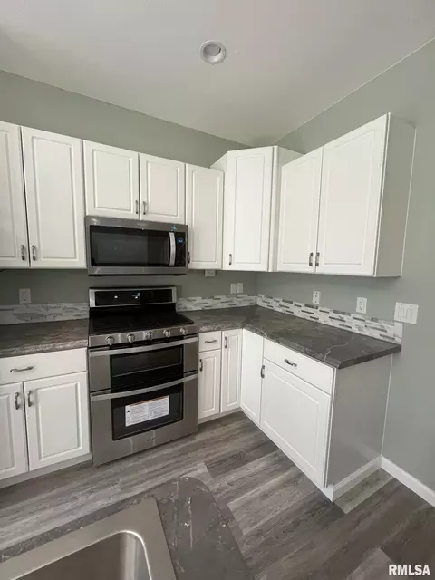 211 E College St, Kewanee, IL 61443 photo 27
