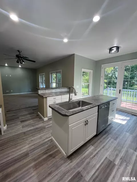 211 E College St, Kewanee, IL 61443 photo 24