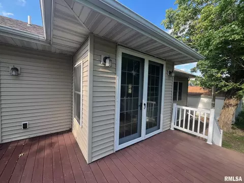 211 E College St, Kewanee, IL 61443 photo 11