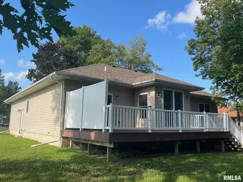 211 E College St, Kewanee, IL 61443 photo 9