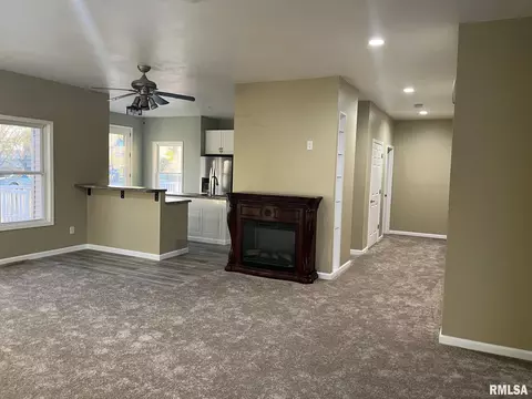 211 E College St, Kewanee, IL 61443 photo 19