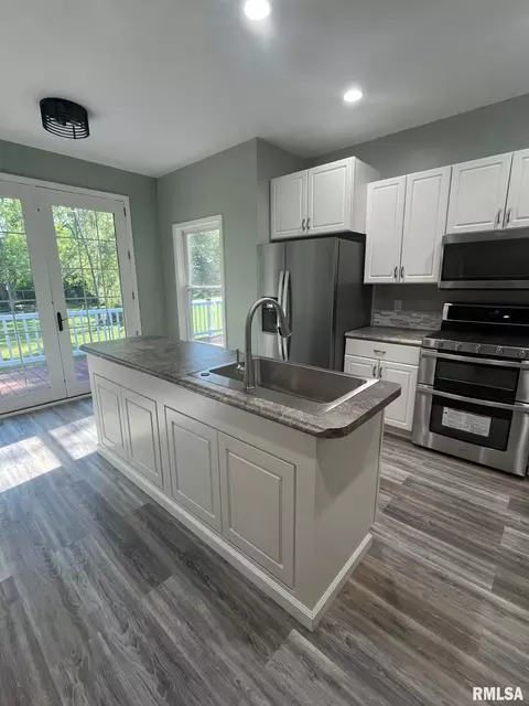 211 E College St, Kewanee, IL 61443 photo 25