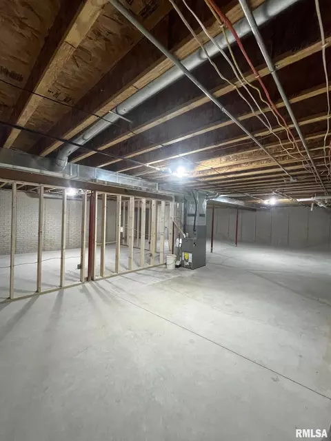 211 E College St, Kewanee, IL 61443 photo 49