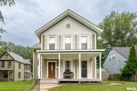 1711 Grand Ave, Davenport, IA 52803