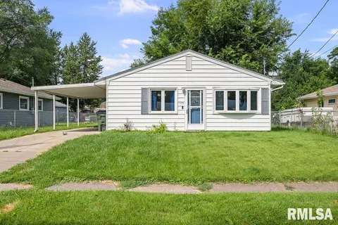 1106 S Zenith Ave, Davenport, IA 52802