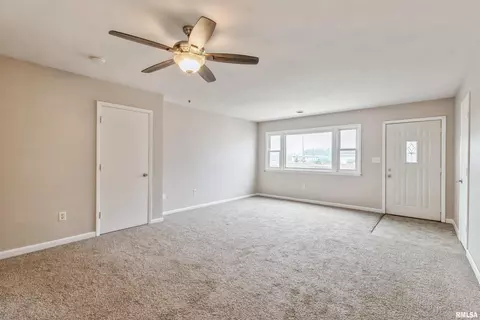 923-925 E 2nd Ave, Milan, IL 61264 photo 5