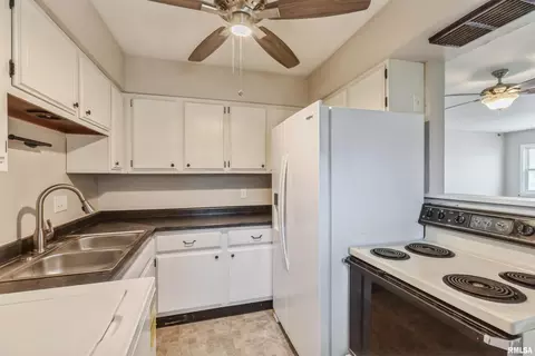923-925 E 2nd Ave, Milan, IL 61264 photo 8