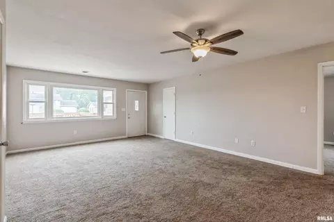 923-925 E 2nd Ave, Milan, IL 61264 photo 3