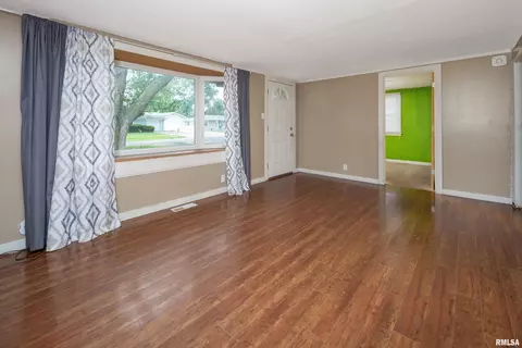 2315 11th St, Silvis, IL 61282 photo 10