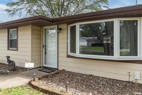 2315 11th St, Silvis, IL 61282 photo 3