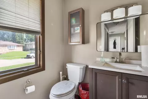 3533-3535 35th St, Moline, IL 61265 photo 8