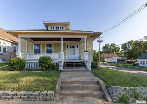 802 12th Ave S, Clinton, IA 52732