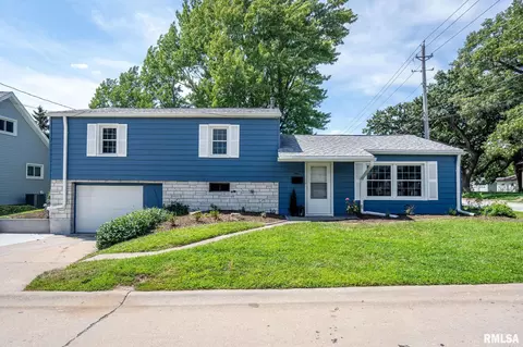 1 Riverview Ln, Bettendorf, IA 52722