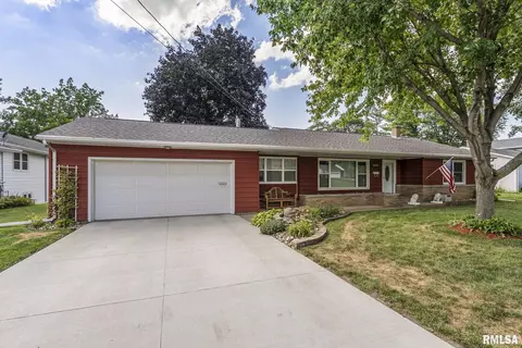 3524 24th St, Rock Island, IL 61201