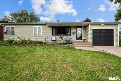 1818 W 38th St, Davenport, IA 52806