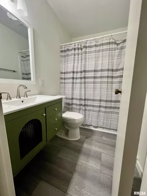 312 E Center St, Cambridge, IL 61238 photo 3