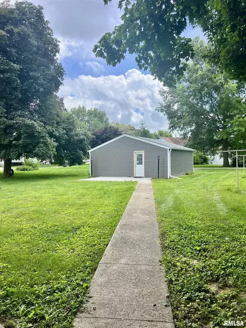 312 E Center St, Cambridge, IL 61238 photo 10
