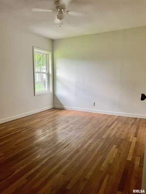 312 E Center St, Cambridge, IL 61238 photo 7