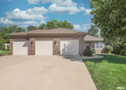 4344 W 30th St, Davenport, IA 52804