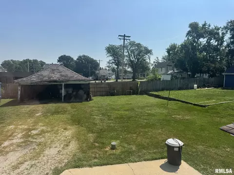 622 S Tremont St, Kewanee, IL 61443 photo 5