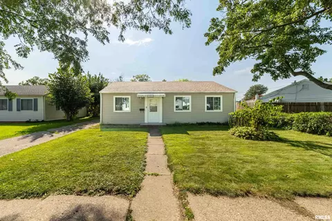 1003 40th St, Moline, IL 61265