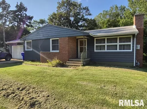 216 Hillcrest Dr, Kewanee, IL 61443