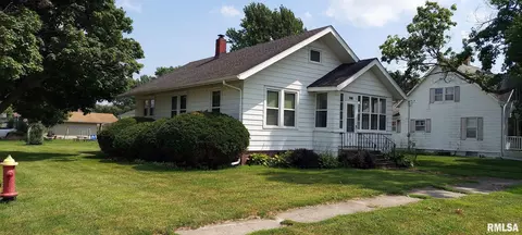 300 S 5th Ave, New Windsor, IL 61465 photo 2