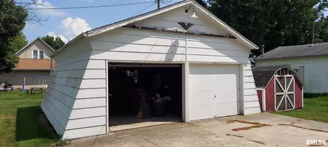 300 S 5th Ave, New Windsor, IL 61465 photo 4
