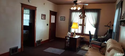300 S 5th Ave, New Windsor, IL 61465 photo 7