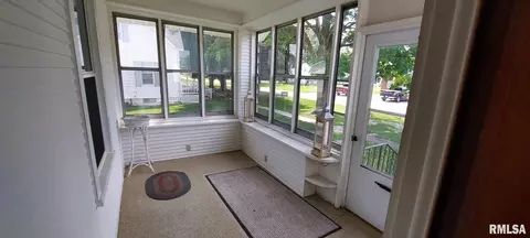 300 S 5th Ave, New Windsor, IL 61465 photo 9