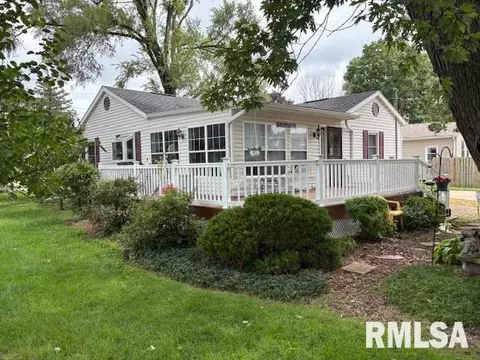 3903 26th St, Moline, IL 61265