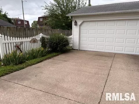 3903 26th St, Moline, IL 61265 photo 7