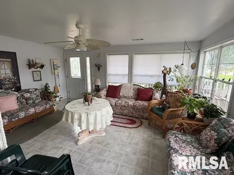 3903 26th St, Moline, IL 61265 photo 9