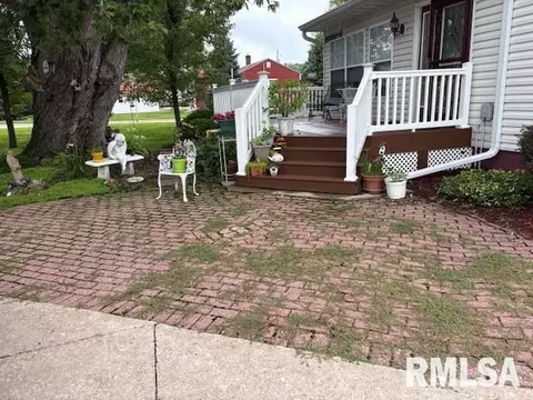 3903 26th St, Moline, IL 61265 photo 6
