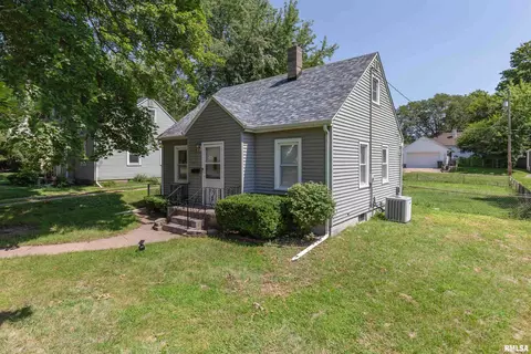 3413 Fillmore St, Davenport, IA 52806
