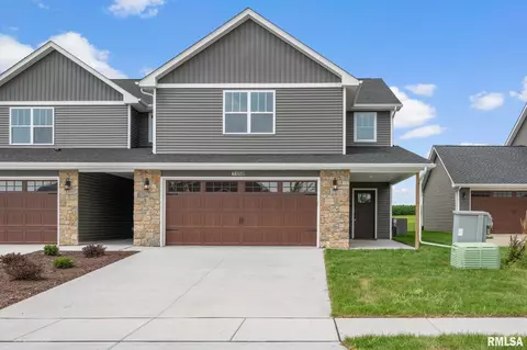 7150 Grove Xing, Bettendorf, IA 52722