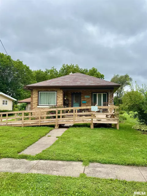 615 N Meadow St, Geneseo, IL 61254