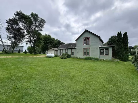 2513 335th Ave, Dewitt, IA 52742