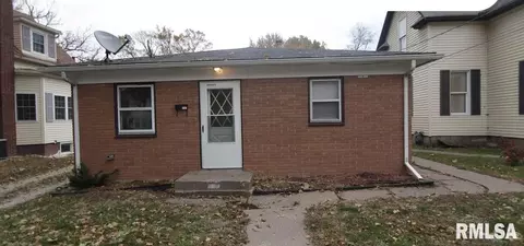 1107 26th St, Rock Island, IL 61201
