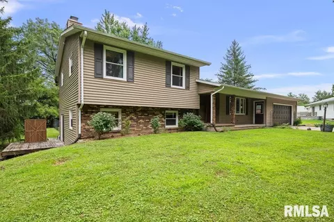 630 Hillandale Dr, Morrison, IL 61270