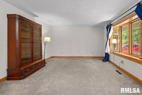 630 Hillandale Dr, Morrison, IL 61270 photo 7