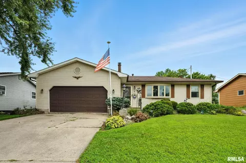 606 12th Ave, Hampton, IL 61256