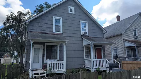 1823 W 1st St, Davenport, IA 52802