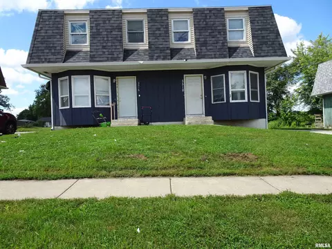 5516 N Division St, Davenport, IA 52806