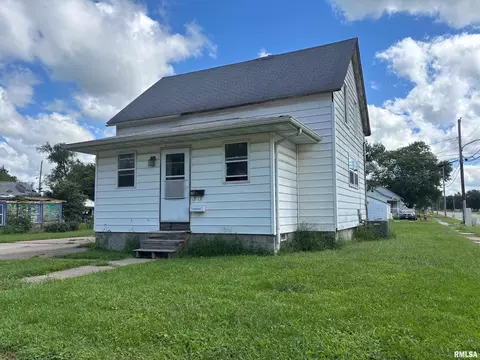 758 20th St, East Moline, IL 61244