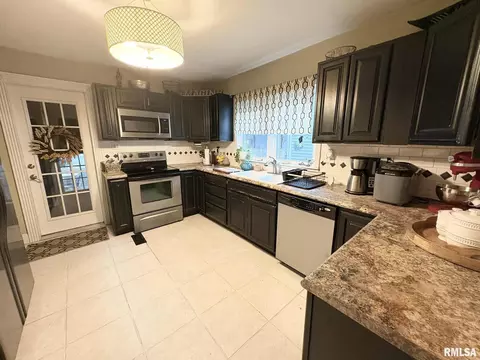 1827 Edith St, Murphysboro, IL 62966 photo 7