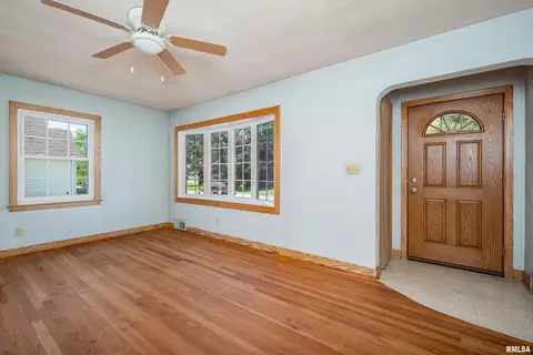 514 28th Ave, Moline, IL 61265 photo 4