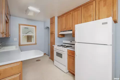 514 28th Ave, Moline, IL 61265 photo 9