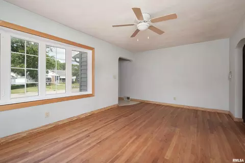 514 28th Ave, Moline, IL 61265 photo 5
