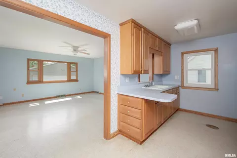 514 28th Ave, Moline, IL 61265 photo 8